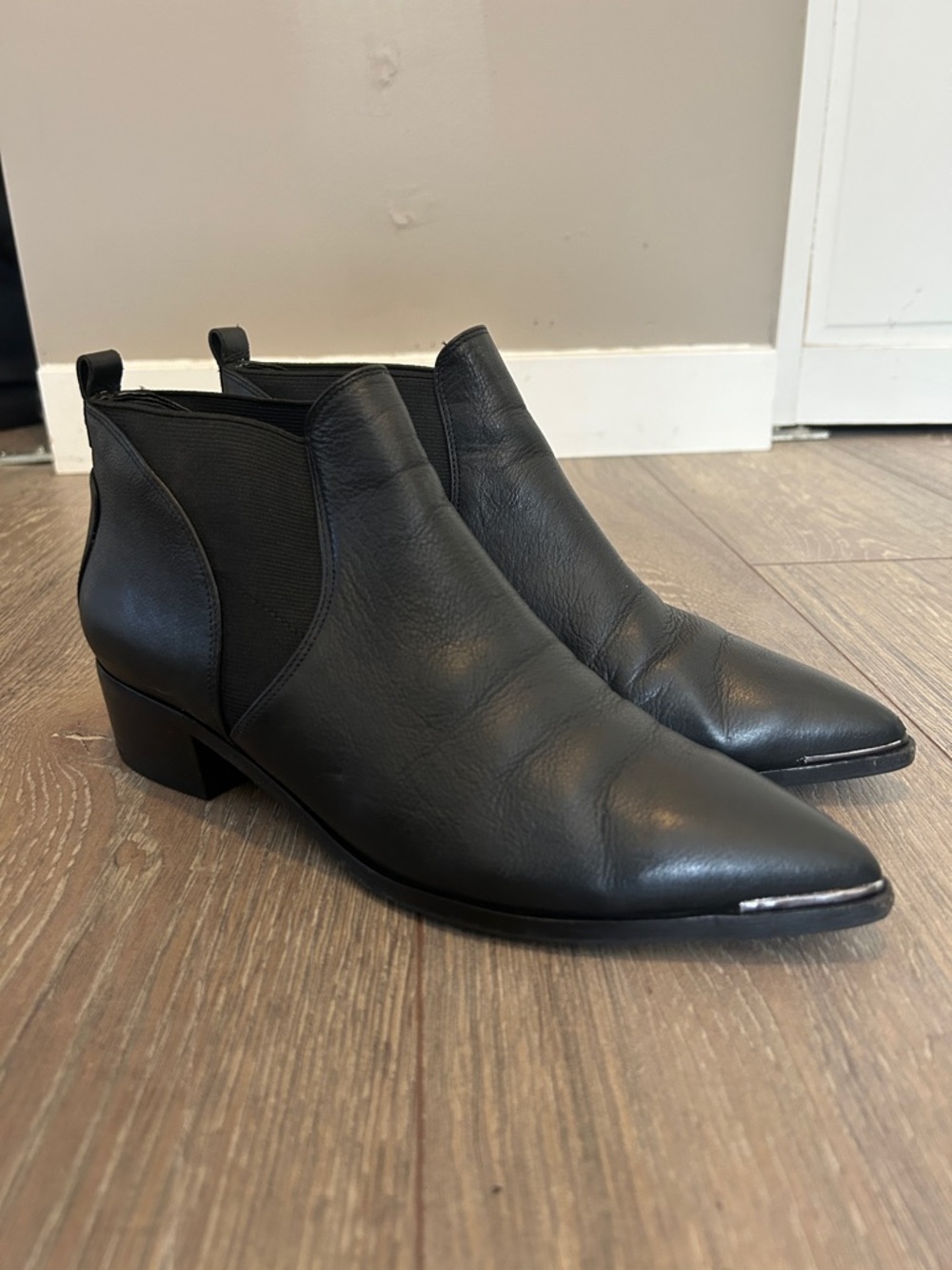 Marc Fisher leather ankle boots | black